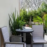 Quiet Casa Ee *